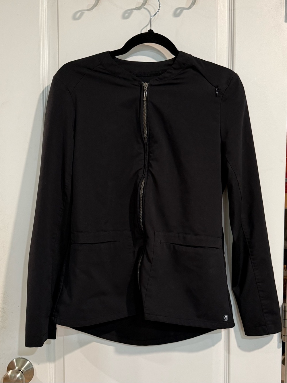 Women's Black Long-Sleeve Scrub Jacket